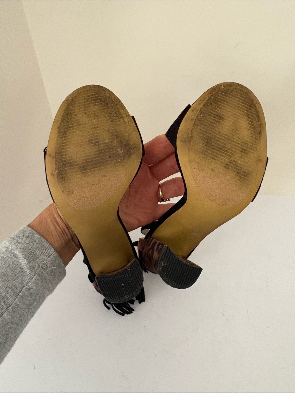 Betsey Johnson Rakko Leopard Print Block Heels. Black suede strap/tassels. Sz.6 - Picture 13 of 14